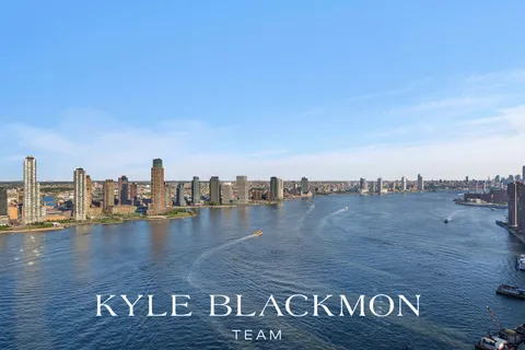 $2,395,000 | 415 East 37th Street, Unit 9JK | Murray Hill