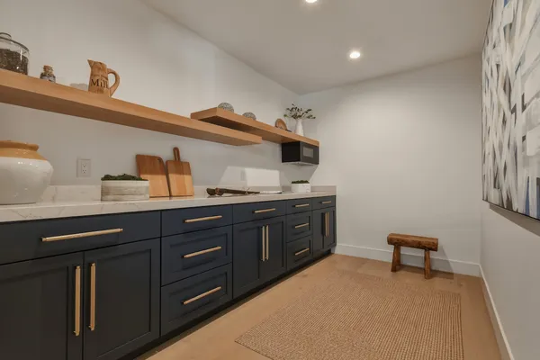 $3,350,000 | 3721 Woodcliff Road, Sherman Oaks, CA 91403