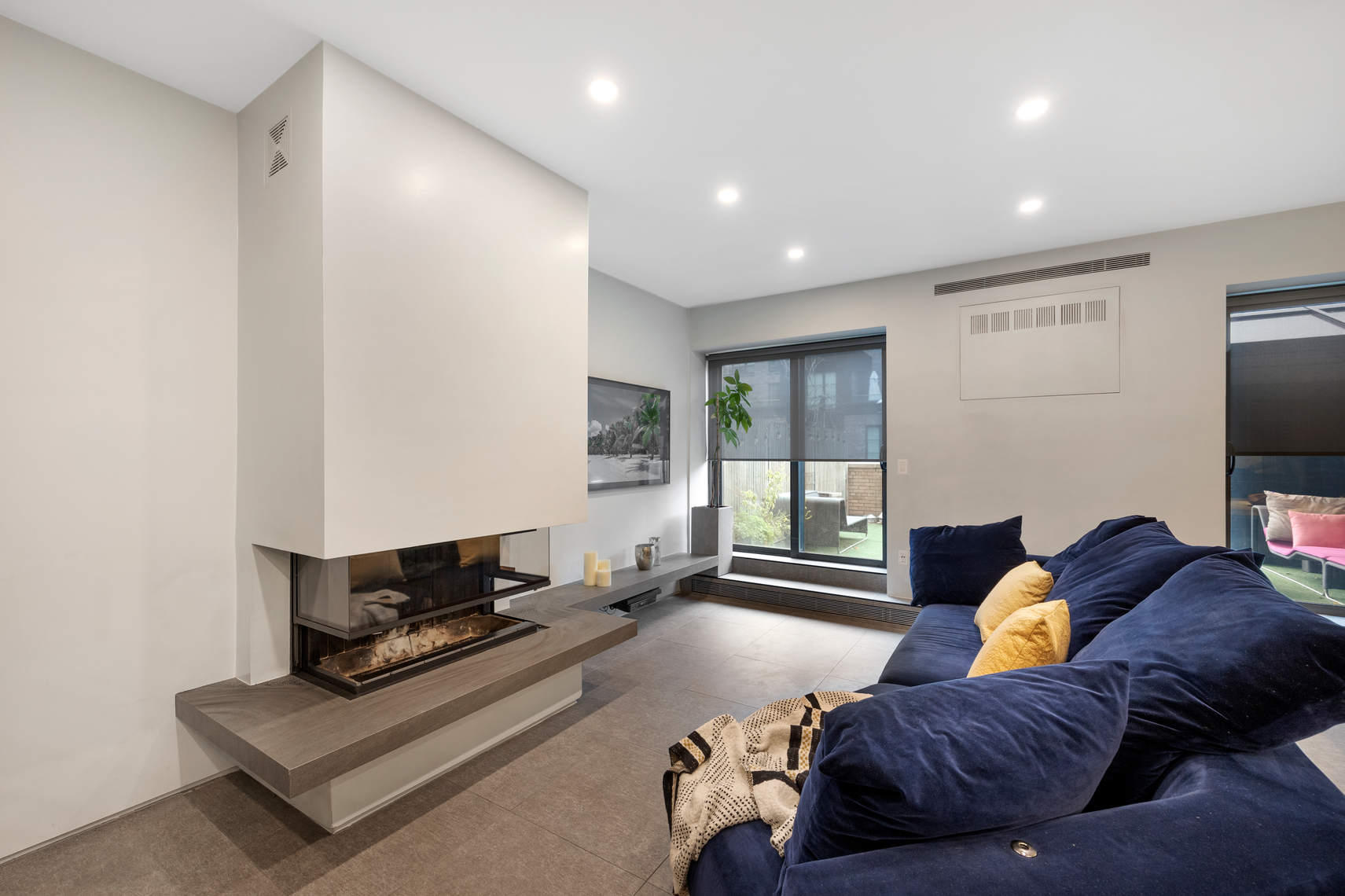 529 West 42nd Street, Unit 7J Manhattan, NY 10036 - Photo 3 of 15