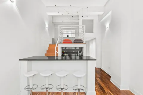 $675,000 | 310 East 46th Street, Unit 5T | Midtown East