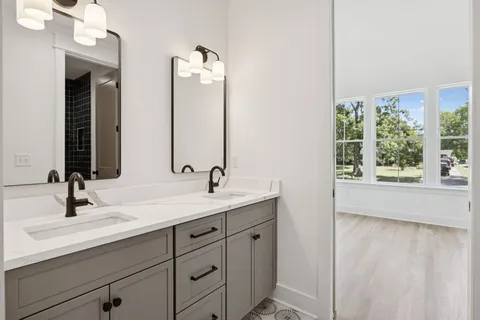 $1,250,000 | 2434 Chapman Drive, Unit B, Nashville, TN 37206