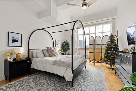 $1,250,000 | 310 East 46th Street, Unit 22U | Midtown East