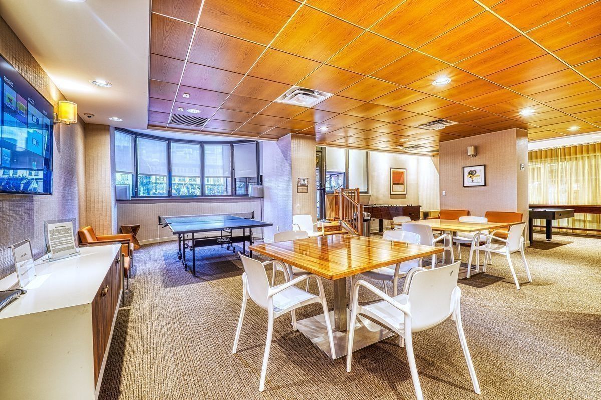 330 East 38th Street, Unit 32J Manhattan, NY 10016 - Photo 11 of 13