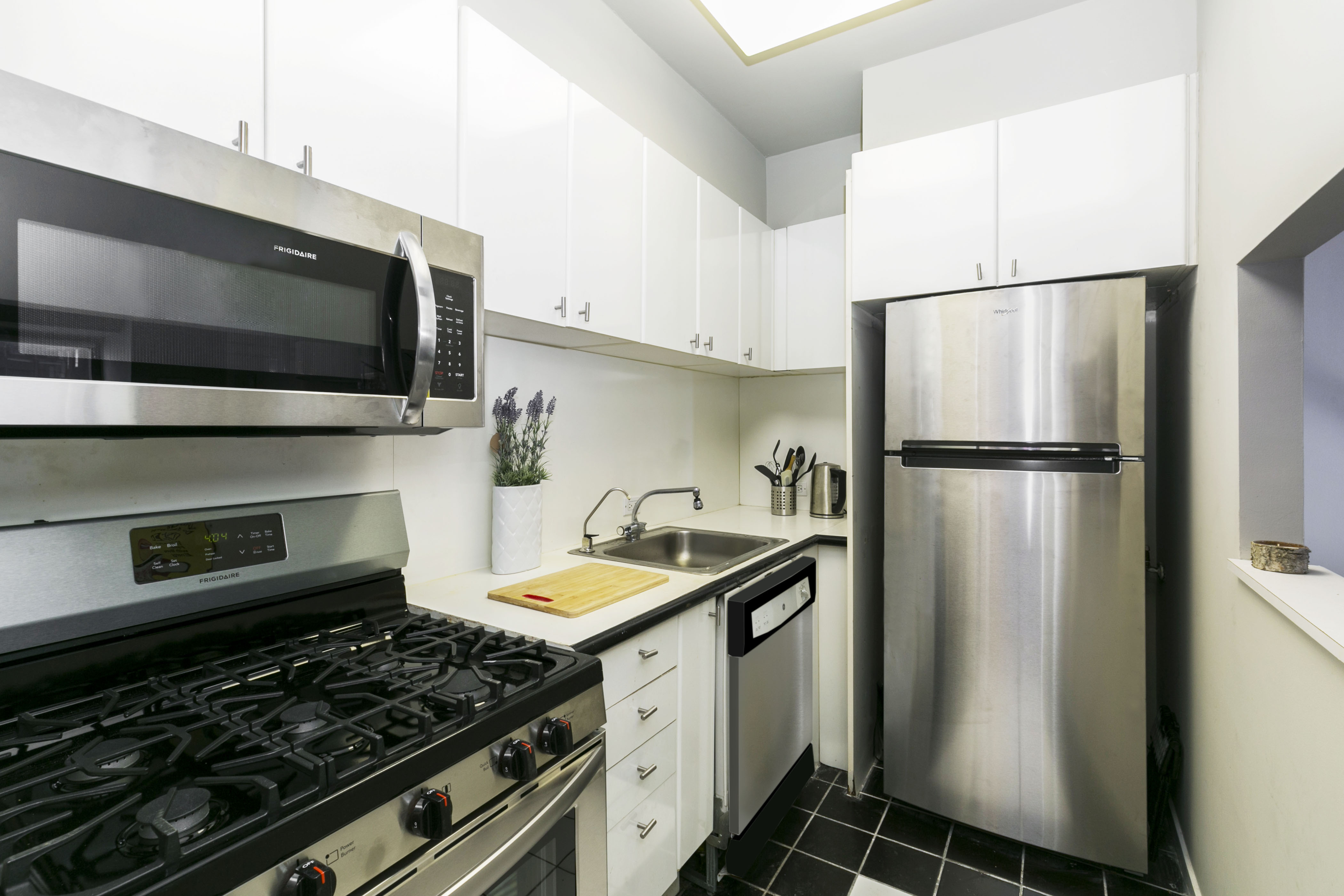 150 West 56th Street, Unit 3204 Manhattan, NY 10019 - Photo 2 of 6