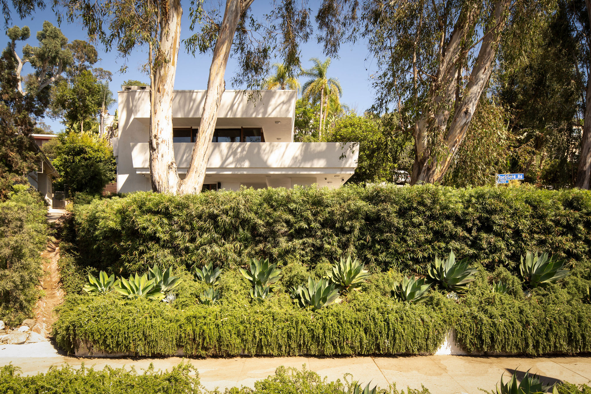 2371 Cove Ave Los Angeles, CA 90039 - Photo 36 of 43