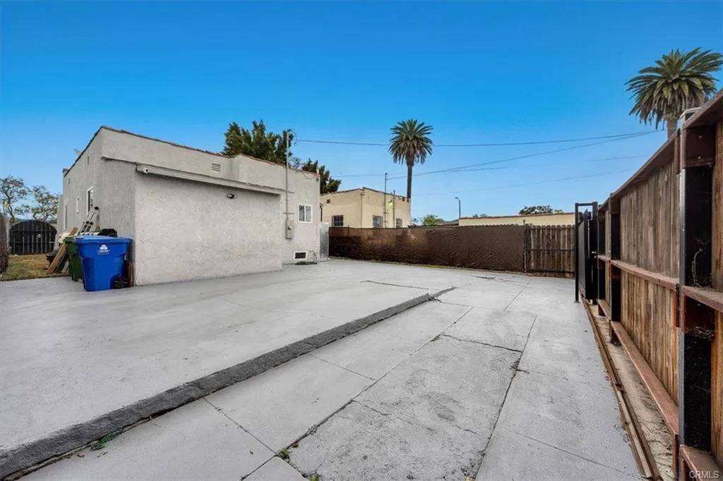 $595,000 | 354 East 111th Street, Los Angeles, CA 90061