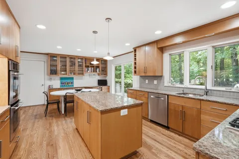 $1,850,000 | 11815 Beekman Place, Rockville, MD 20854