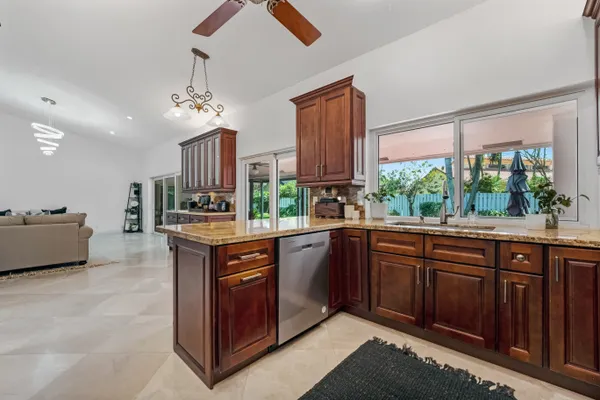 $5,900 | 9600 Northwest 18th Street, Plantation, FL 33322