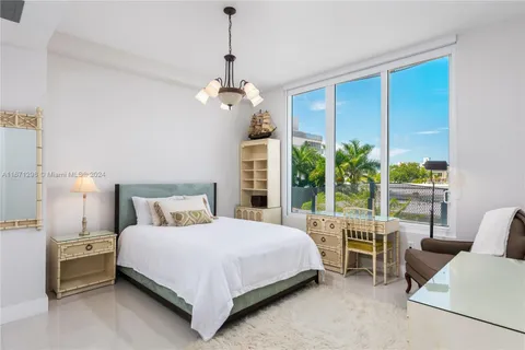 $1,050,000 | 2100 Park Avenue, Unit 301, Miami Beach, FL 33139