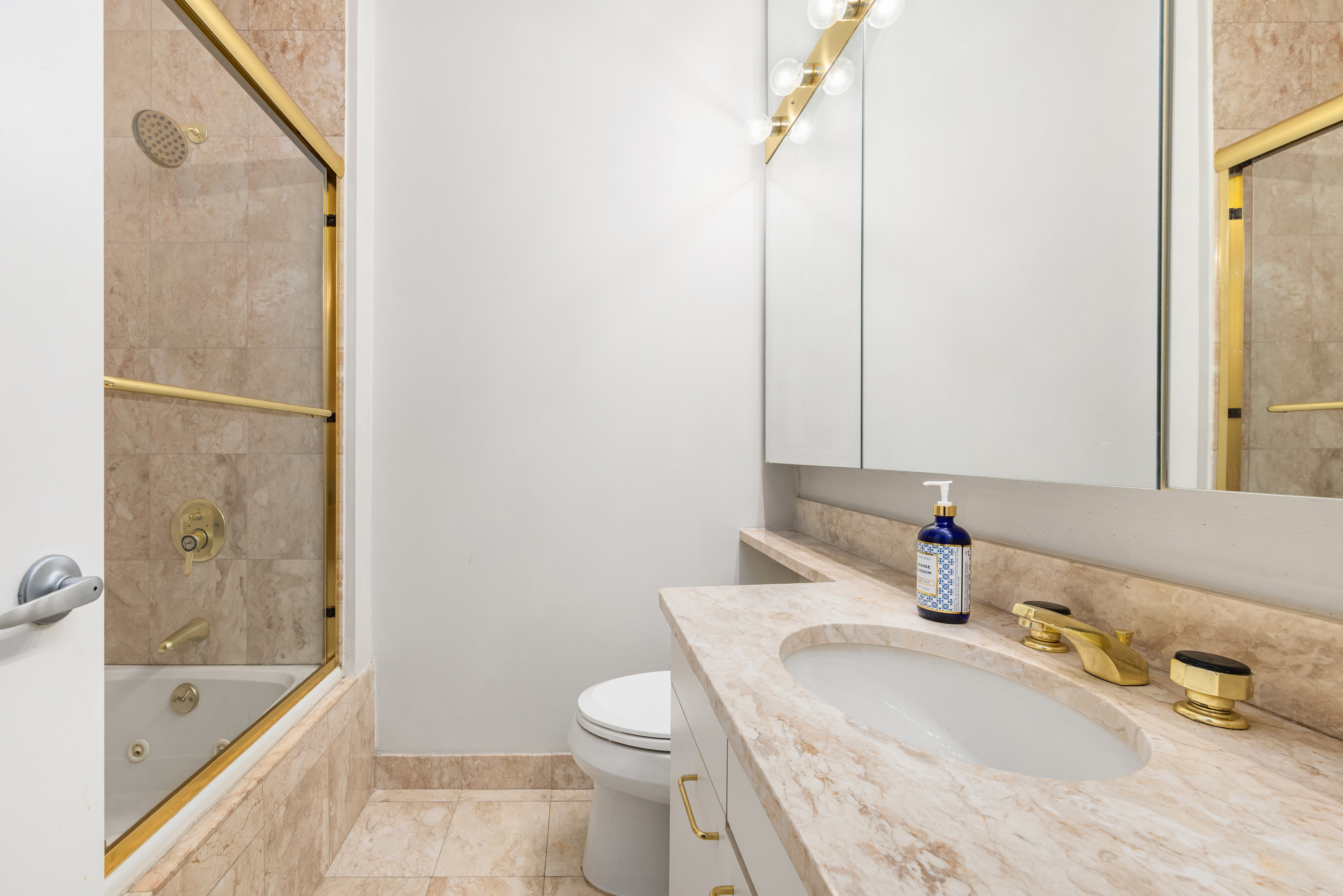 524 East 72nd Street, Unit 33CDE Manhattan, NY 10021 - Photo 12 of 19 Gallery Image 12