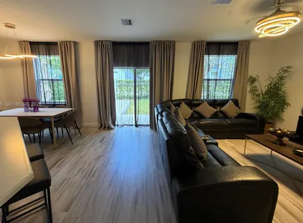 $605,000 | 1361 Southeast 27th Street, Homestead, FL 33035