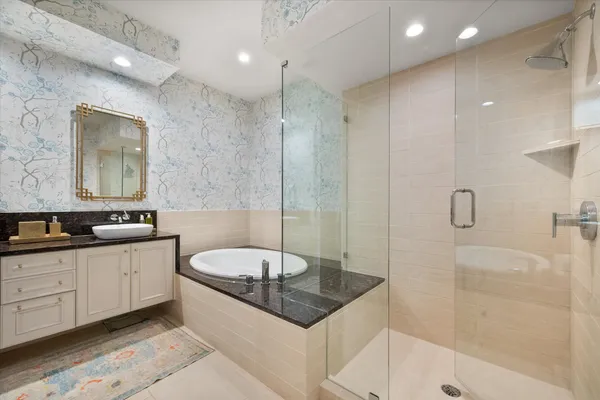 $595,000 | 2600 West 7th Street, Unit 2638, Fort Worth, TX 76107