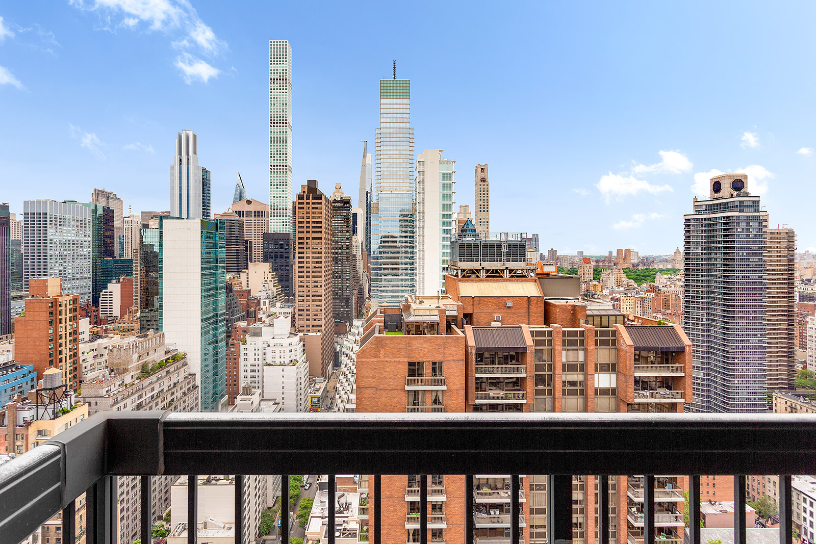 300 East 59th Street, Unit 3502 Manhattan, NY 10022 - Photo 7 of 11