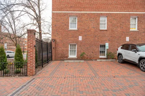 $825,000 | 2516 Q Street Northwest, Unit E201, Washington, DC 20007