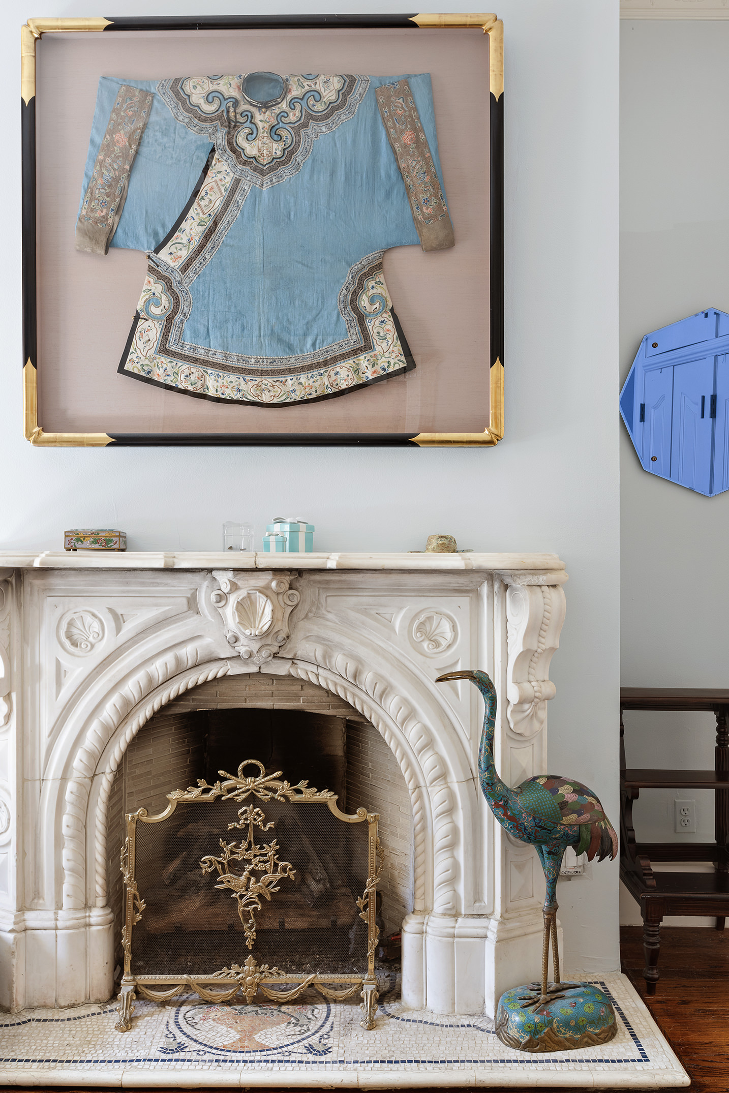 138 West 73rd Street Manhattan, NY 10023 - Photo 6 of 35 a close view of a fireplace in a room