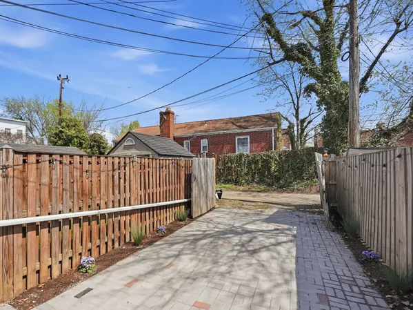 $795,000 | 625 North Alfred Street, Alexandria, VA 22314
