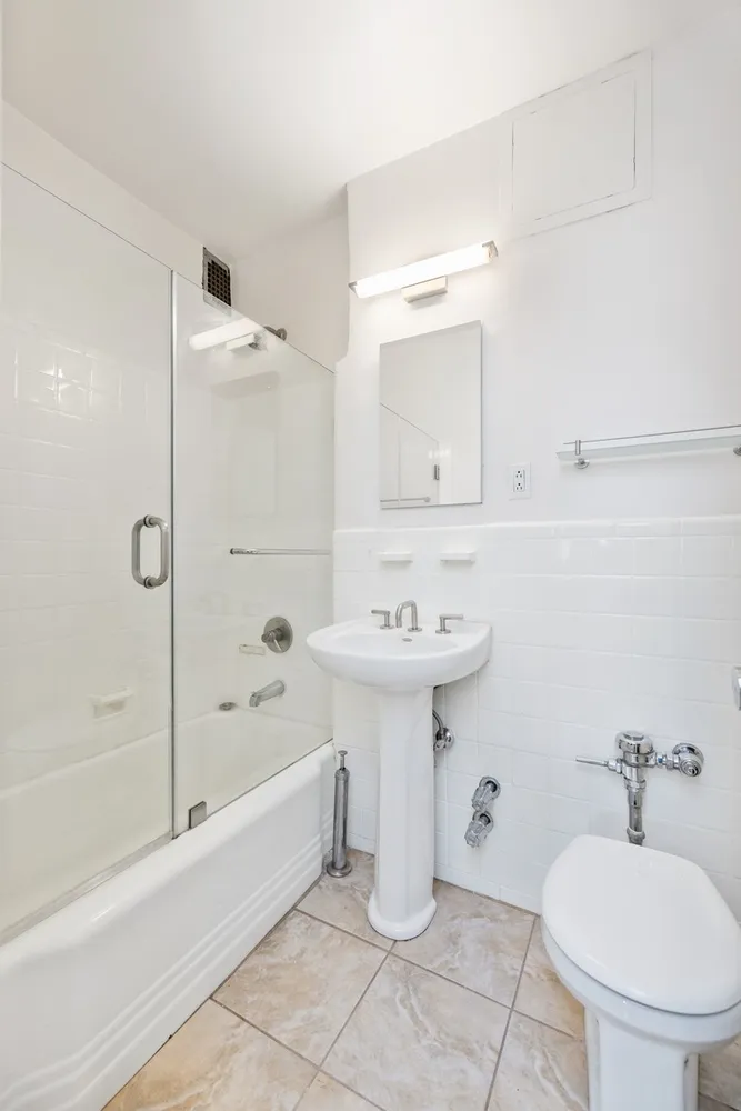 $359,000 | 3850 Hudson Manor Terrace, Unit 6DE | Riverdale