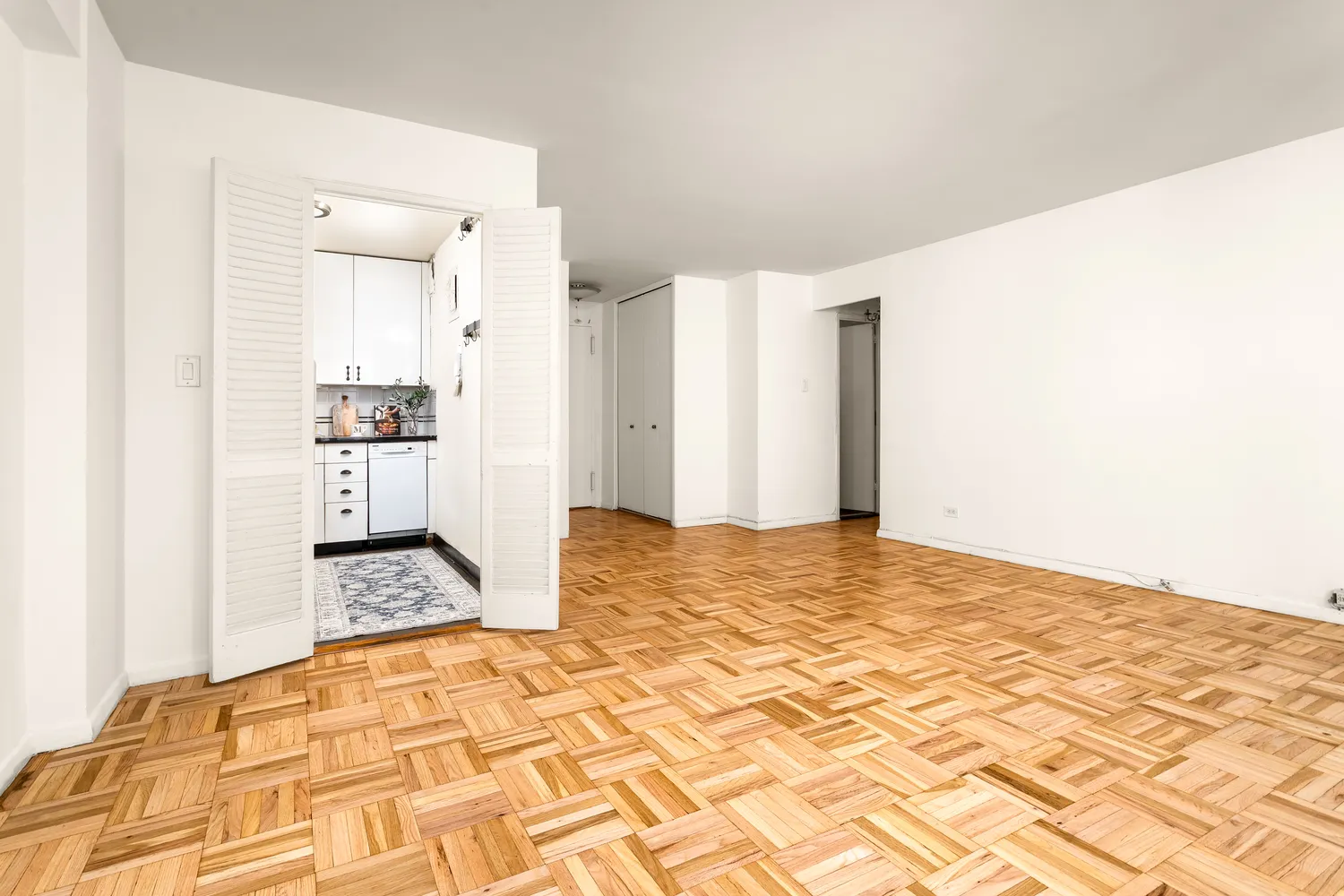 $686,000 | 150 East 37th Street, Unit 10A | Murray Hill