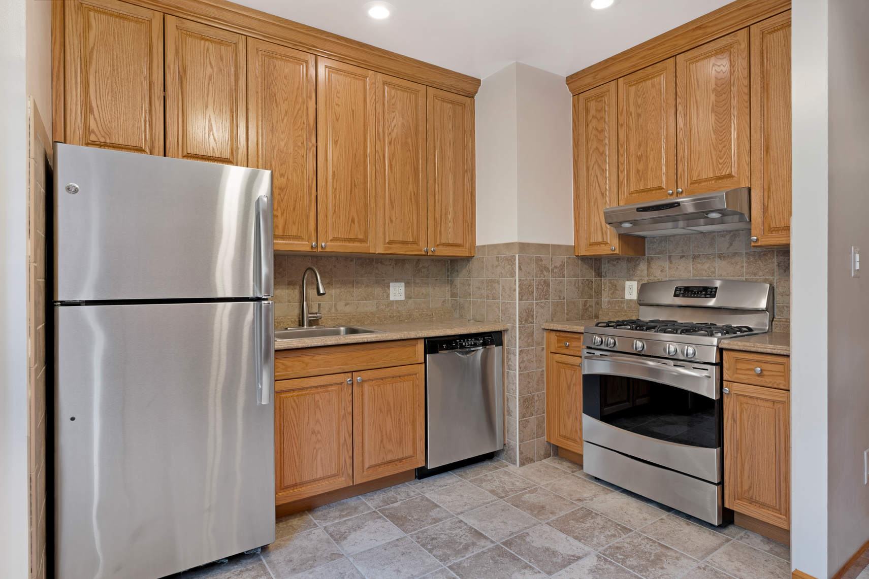 327 East 89th Street Manhattan, NY 10128 - Photo 8 of 14