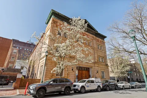 $1,400,000 | 802-10 Locust Street, Unit 201, Philadelphia, PA 19107