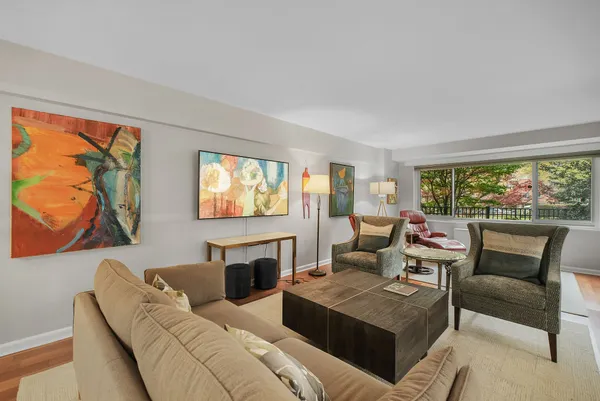 $5,100 | 4201 Cathedral Avenue Northwest, Unit 114W, Washington, DC 20016