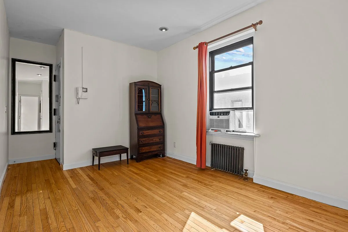 21-37 33rd Street, Unit 5B Queens, NY 11105 - Photo 4 of 11