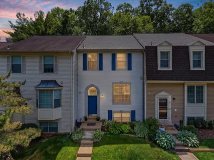 $625,000 | 5742 Burke Towne Court, Burke, VA 22015