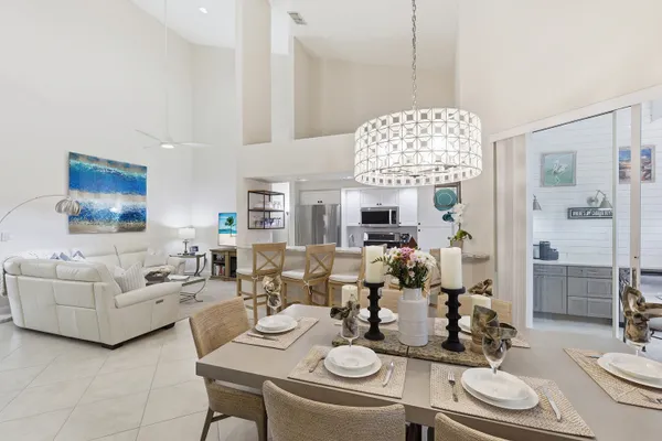 $1,695,000 | 4870 West Boulevard, Naples, FL 34103