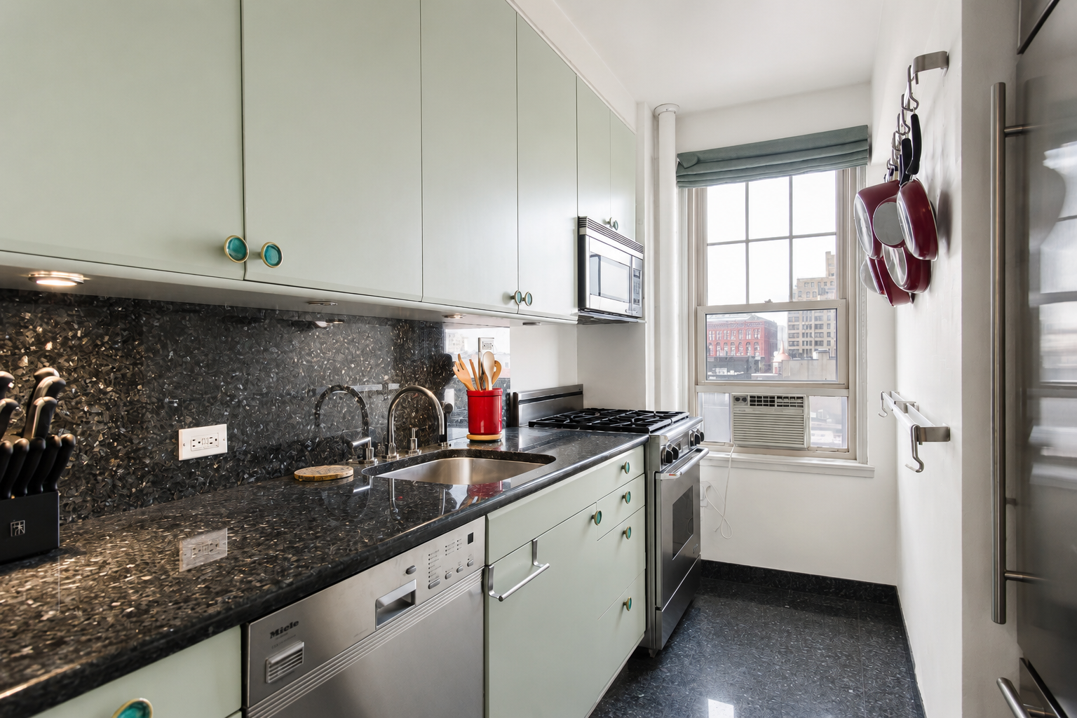 45 Christopher Street, Unit 8AG Manhattan, NY 10014 - Photo 3 of 6