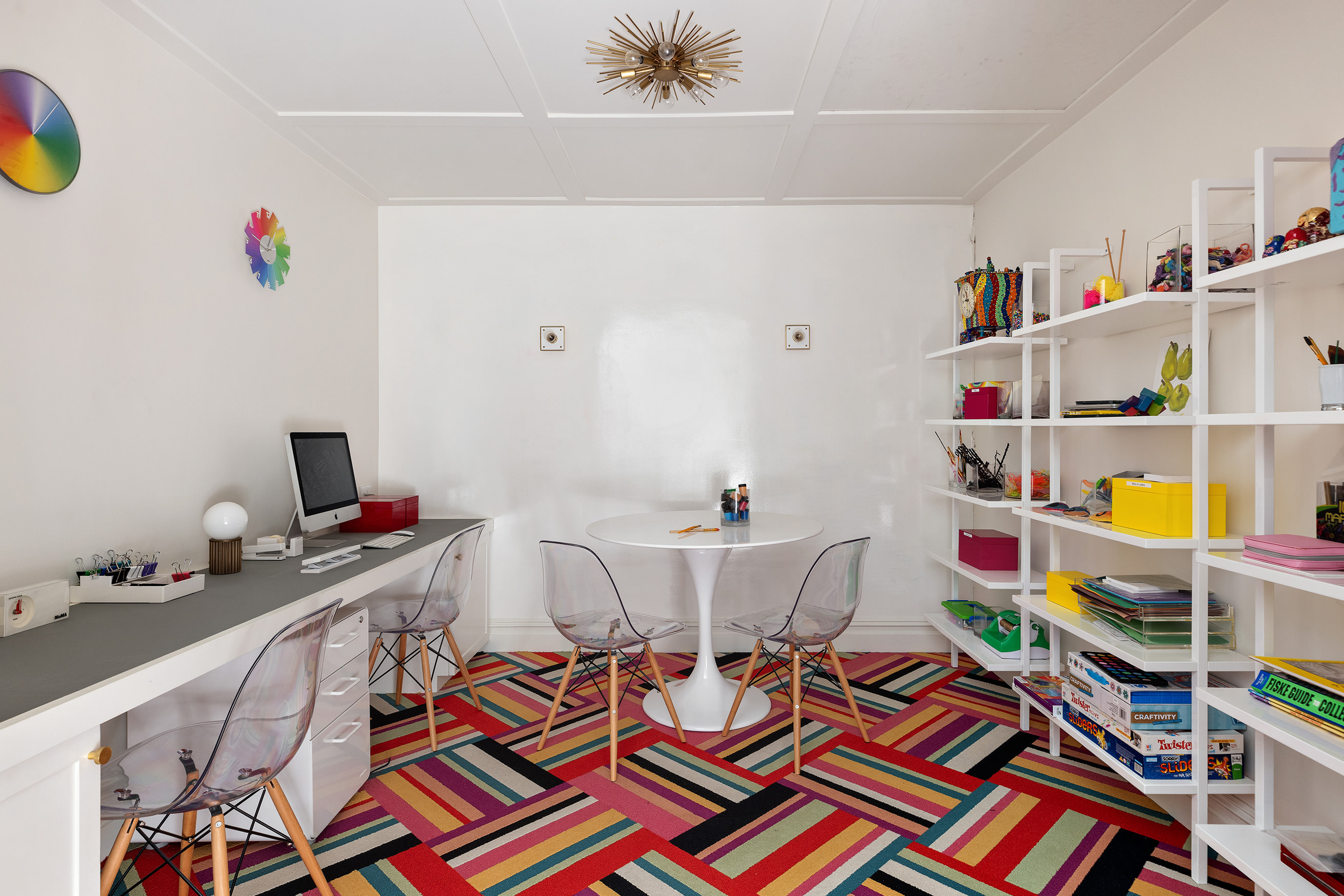 135 West 77th Street Manhattan, NY 10024 - Photo 25 of 32 a very nice looking room with furniture and a rug