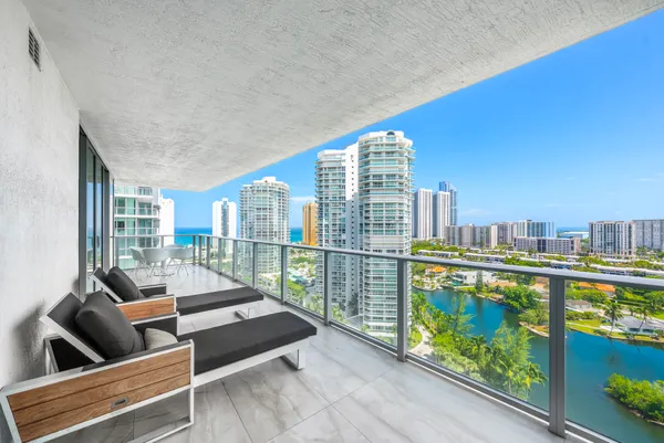 $1,400,000 | 330 Sunny Isles Boulevard, Unit 51708, Sunny Isles Beach, FL 33160
