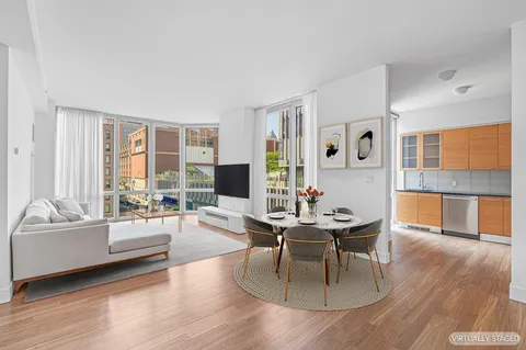 $1,895,000 | 10 West End Avenue, Unit 8K | Upper West Side