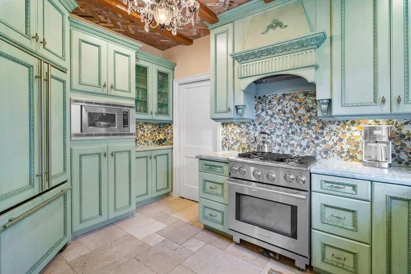 $2,400,000 | 521 North Swinton Avenue, Delray Beach, FL 33444