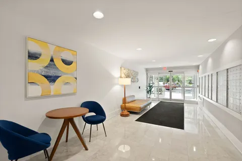 $297,000 | 4977 Battery Lane, Unit 1711, Bethesda, MD 20814