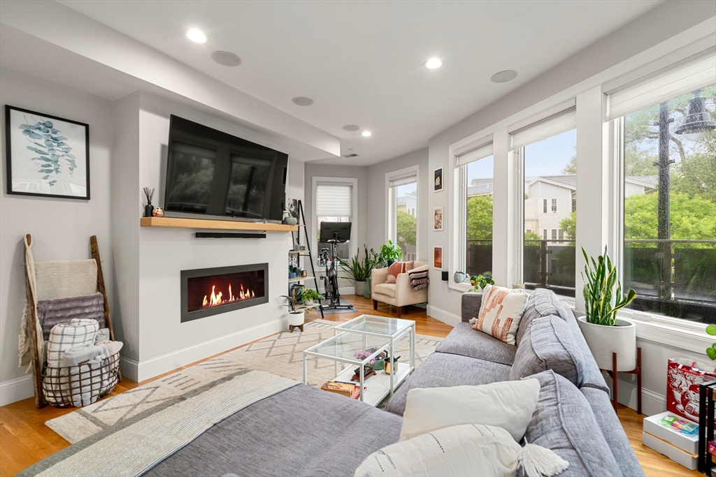 275 Old Colony Avenue, Unit 2 South Boston, MA 02127 - Photo 1 of 19