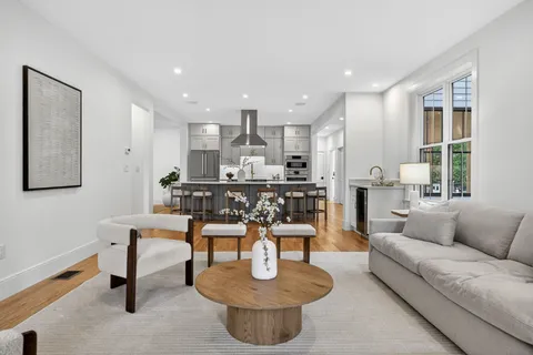$1,999,000 | 37 Maple Street, Lynnfield, MA 01940