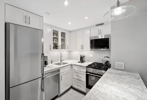 $595,000 | 16 West 16th Street, Unit 14LS | Flatiron