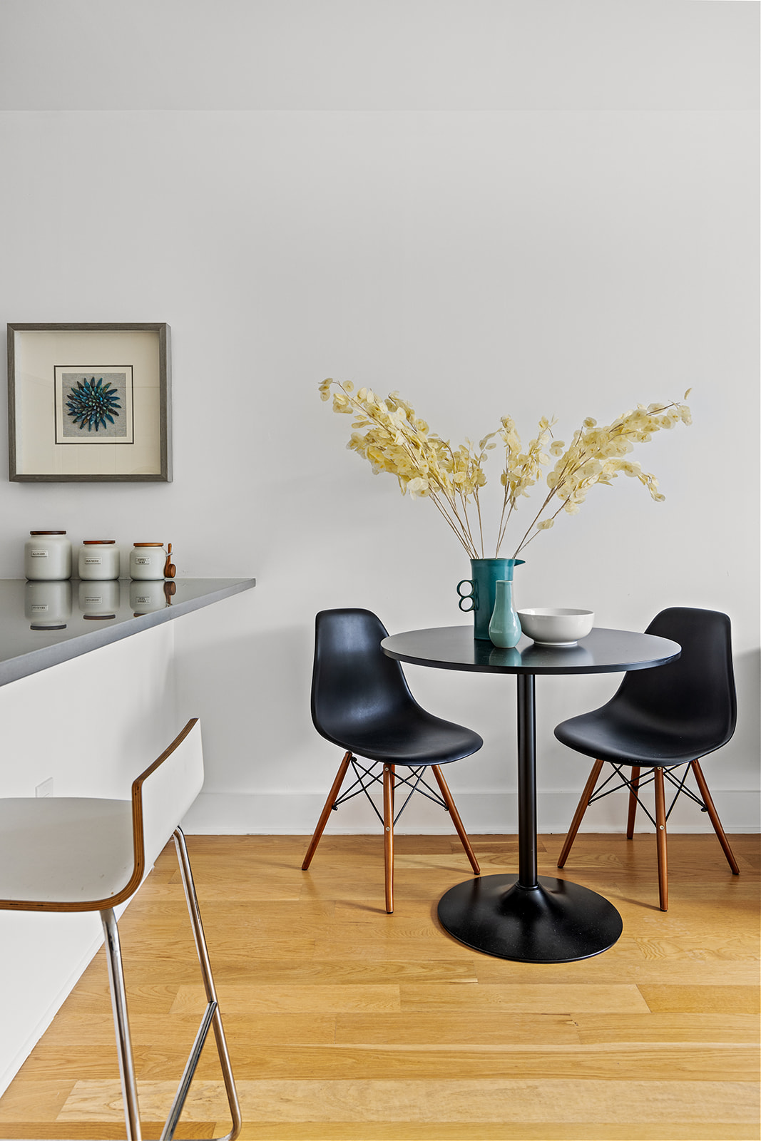40 Schaefer Street, Unit 2R Brooklyn, NY 11207 - Photo 5 of 10 a living room with furniture and a lamp