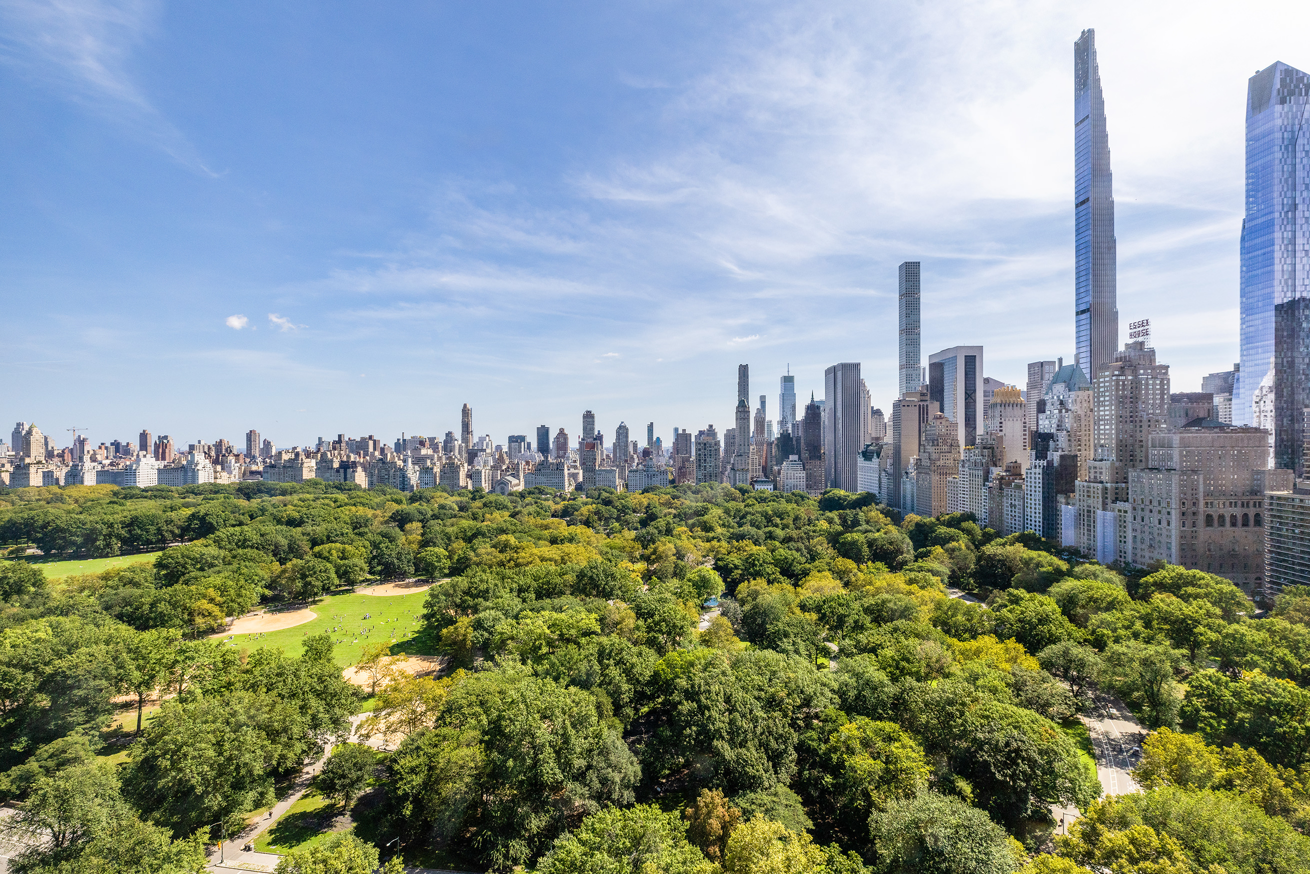 25 Central Park West, Unit 27J Manhattan, NY 10023 - Photo 2 of 13 a view of a city