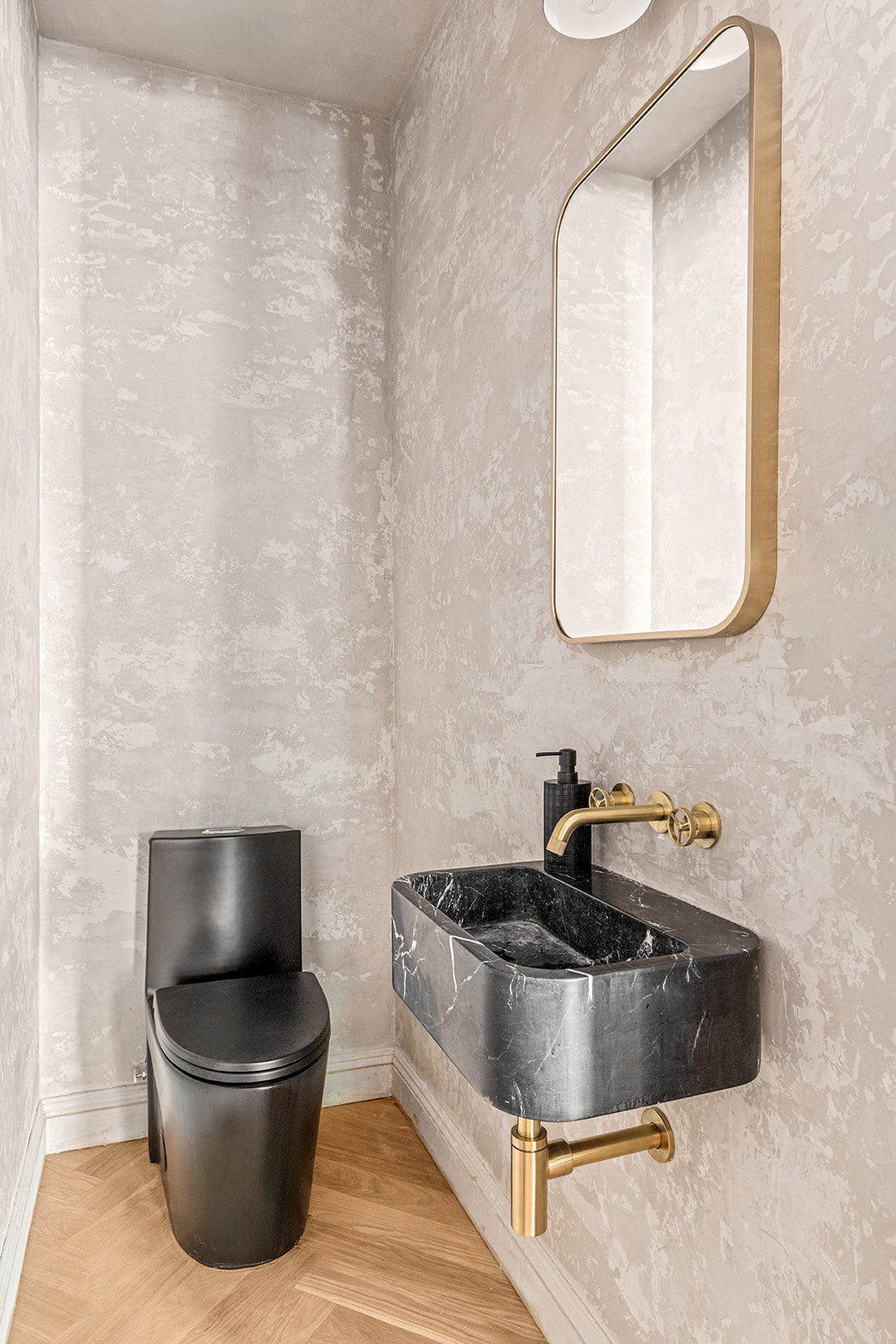 190 A Decatur Street Brooklyn, NY 11233 - Photo 7 of 17 a kitchen with a sink and a mirror