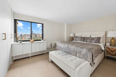 $1,325,000 | 100 Beekman Street, Unit 26D | Financial District