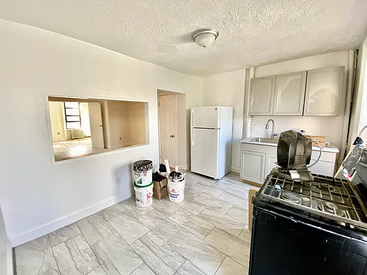591 Vanderbilt Avenue, Unit 4 Brooklyn, NY 11238 - Photo 5 of 10