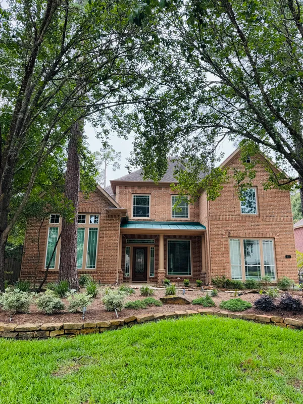 $949,000 | 23 Broadweather Place, The Woodlands, TX 77382