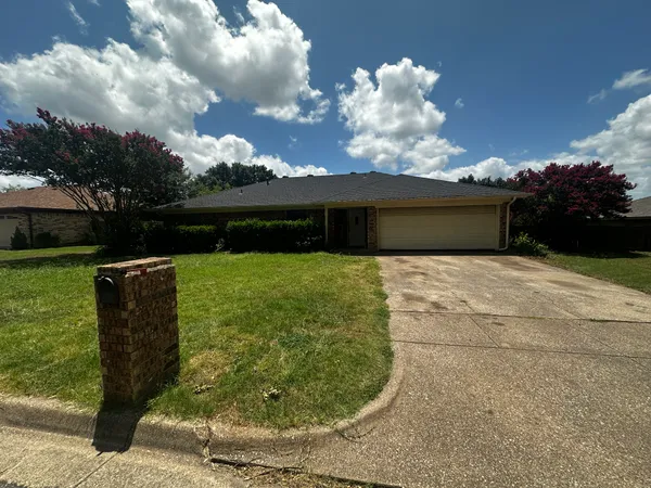 $250,000 | 6804 Fair Meadows Drive, North Richland Hills, TX 76182