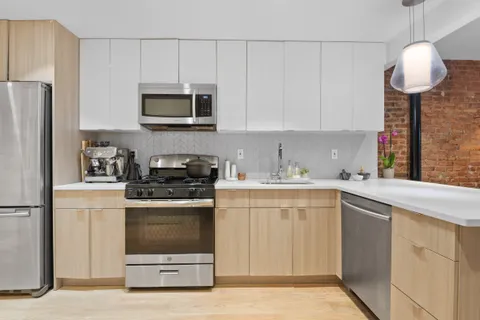 $1,150,000 | 667 Putnam Avenue, Unit 1 | Bedford-Stuyvesant