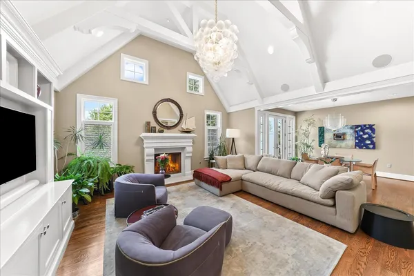 $2,000,000 | 108 Green Lane, Haverford, PA 19041