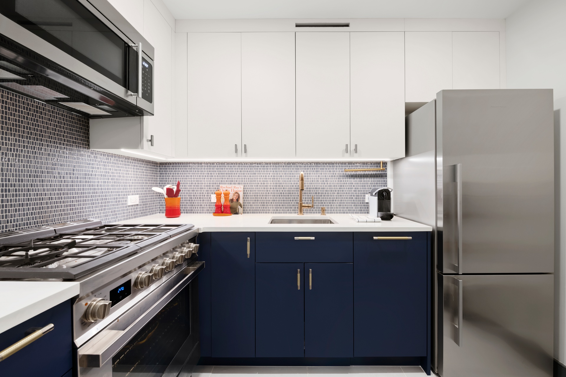 420 East 72nd Street, Unit 2E Manhattan, NY 10021 - Photo 4 of 10