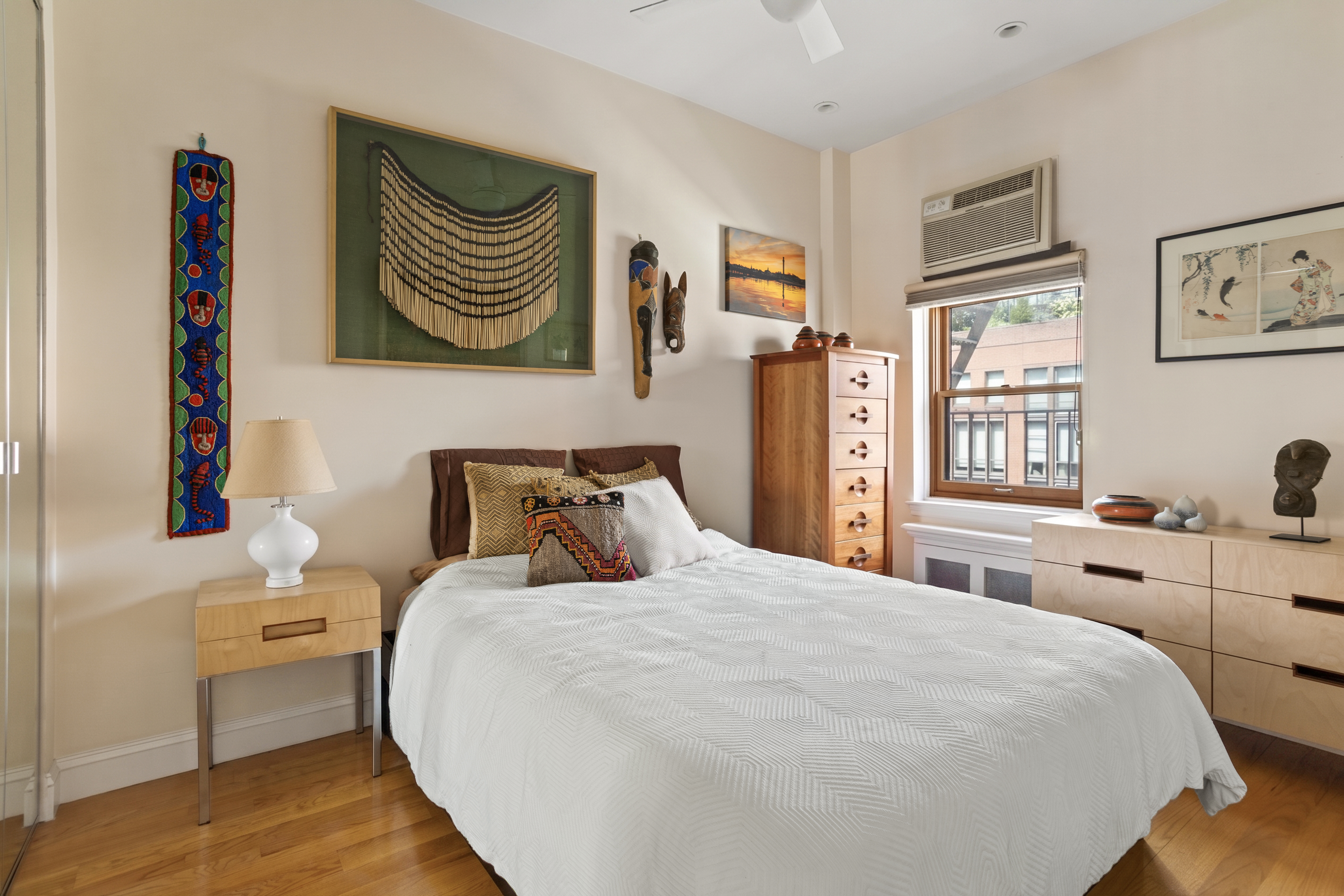 360 West 21st Street, Unit 4E Manhattan, NY 10011 - Photo 4 of 6 Gallery Image 4
