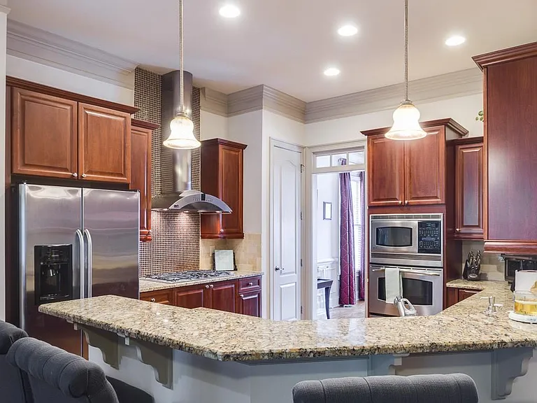 941 Persimmon Point Northeast Sandy Springs, GA 30328 - Photo 2 of 2