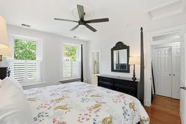 $1,100,000 | 721 10th Street Northeast, Washington, DC 20002